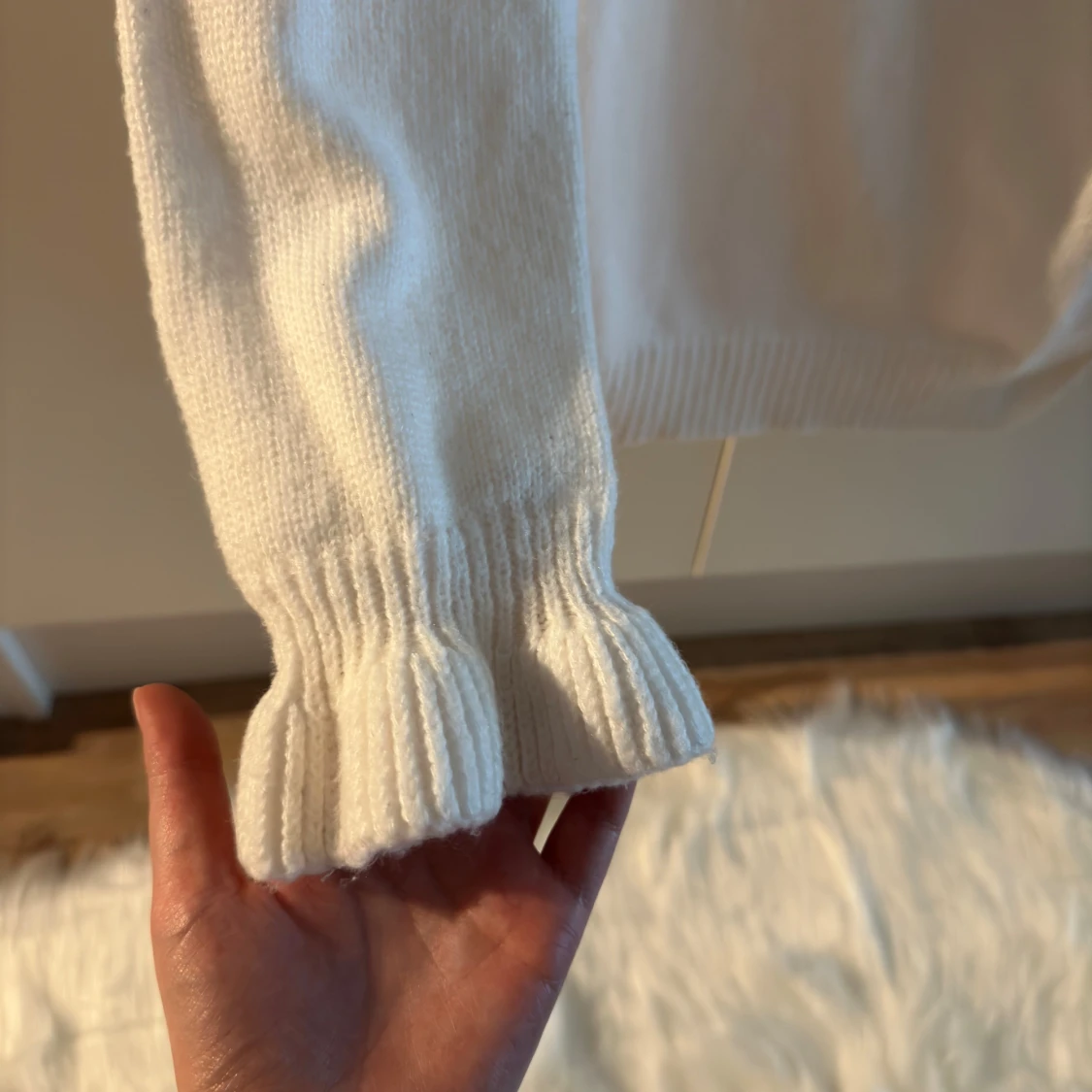 Stickad tröja🤍 - 91