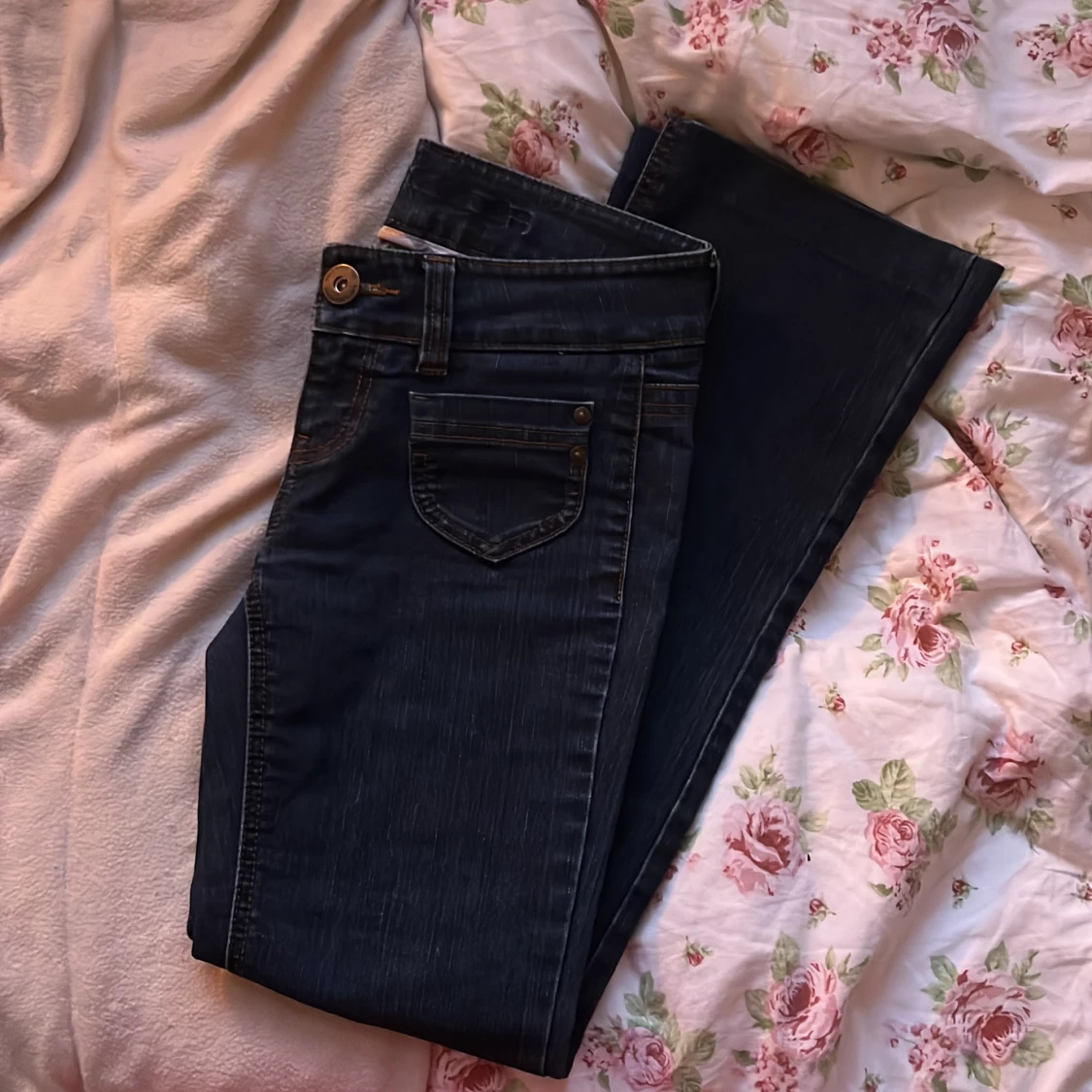 Mörkblå lågmidjade jeans från Only - 91