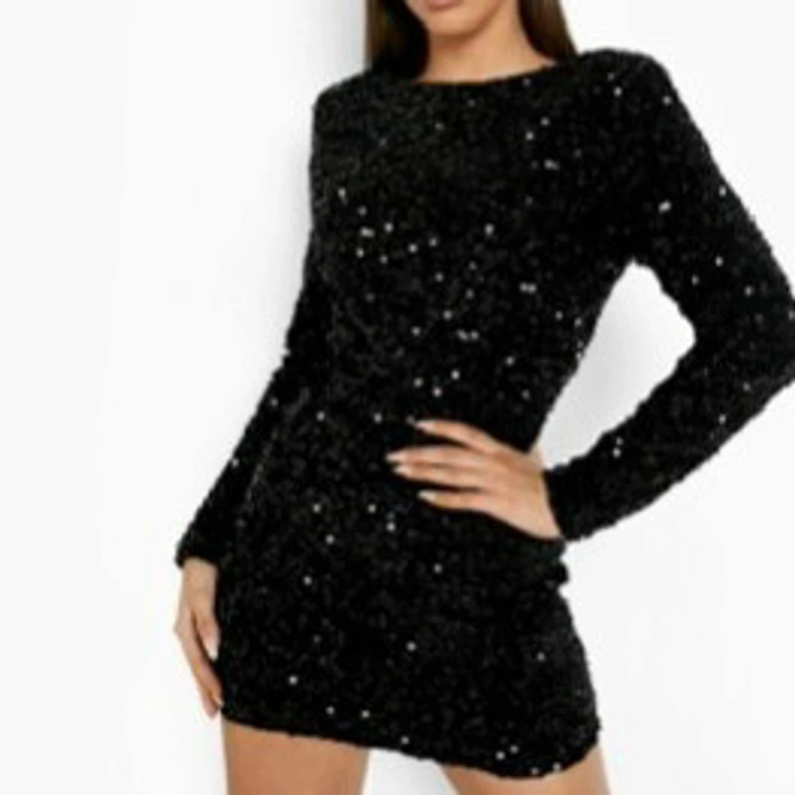 Svart glittrig klänning från boohoo