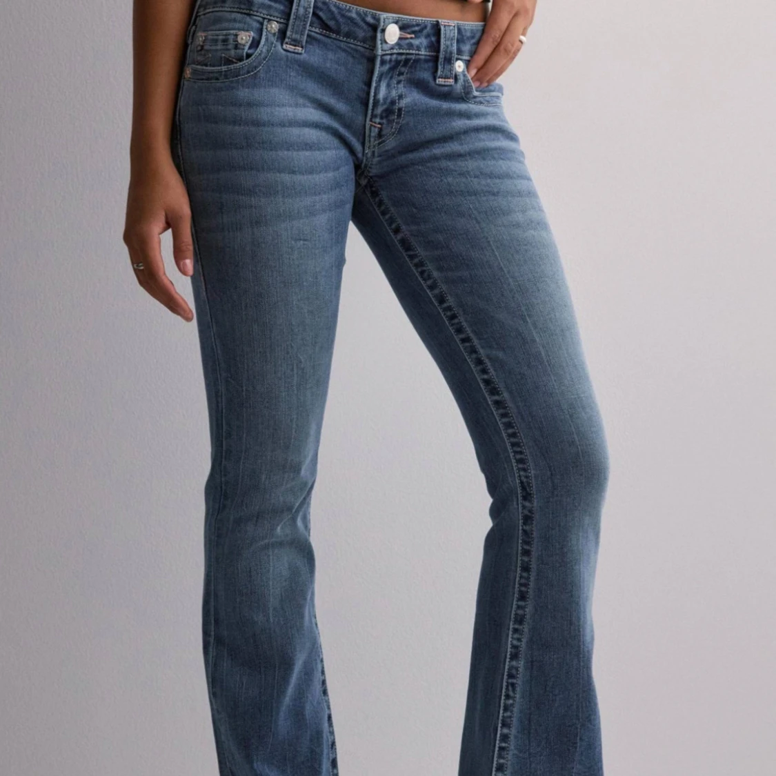 Blå jeans med bootcut - 90