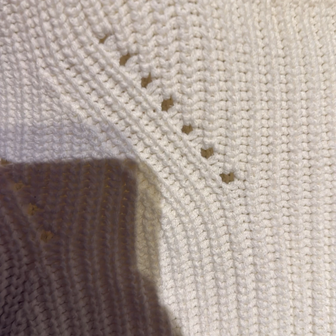 Vit stickad tröja från H&M - 92