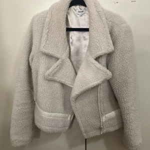 Teddy jacka från bubbleroom  - Xs, använd några gånger men bra skick ändå