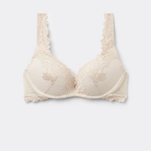 Intimissimi BHar - Säljer dessa intimissimi BHar, helt oanvända, säljer pga fel storlek🥰styckpris 370 kr, säljer båda för 600 men kan tänka mig att diskutera priset! Nypris 499 kr st och strl 75B på båda två