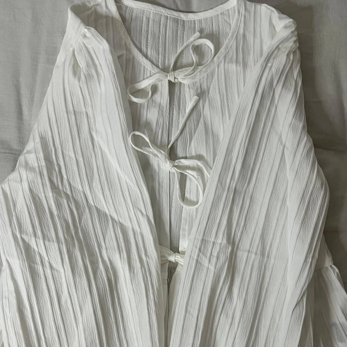 Vit blus med knytband💕 - 91