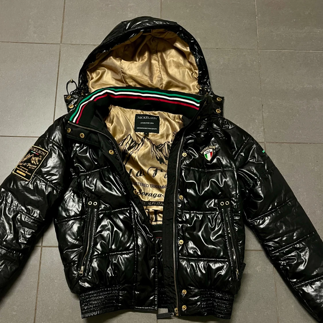 Svart pufferjacka - 91