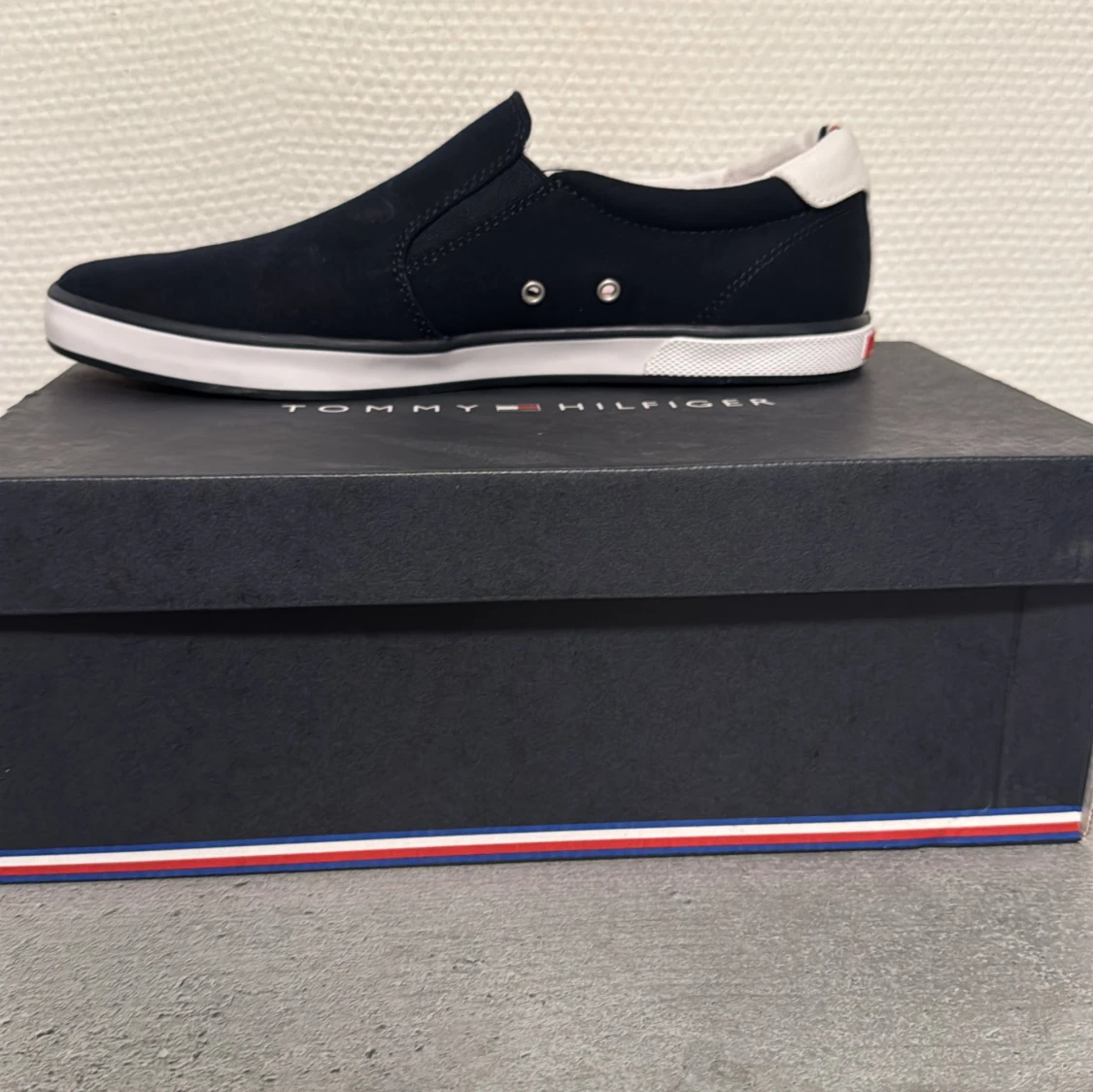 Svarta sneakers från Tommy Hilfiger
