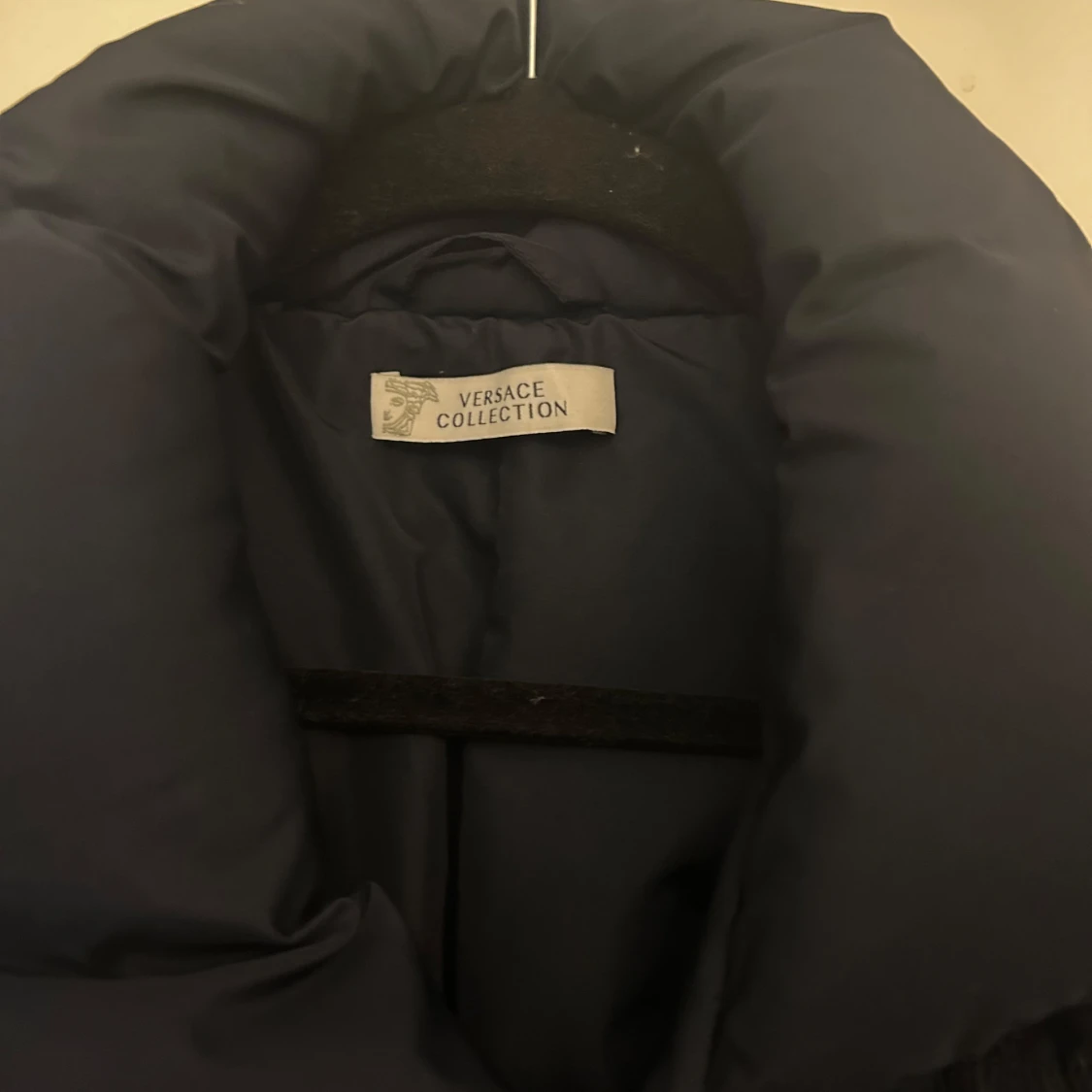 Svart dunjacka från Versace Collection - 90