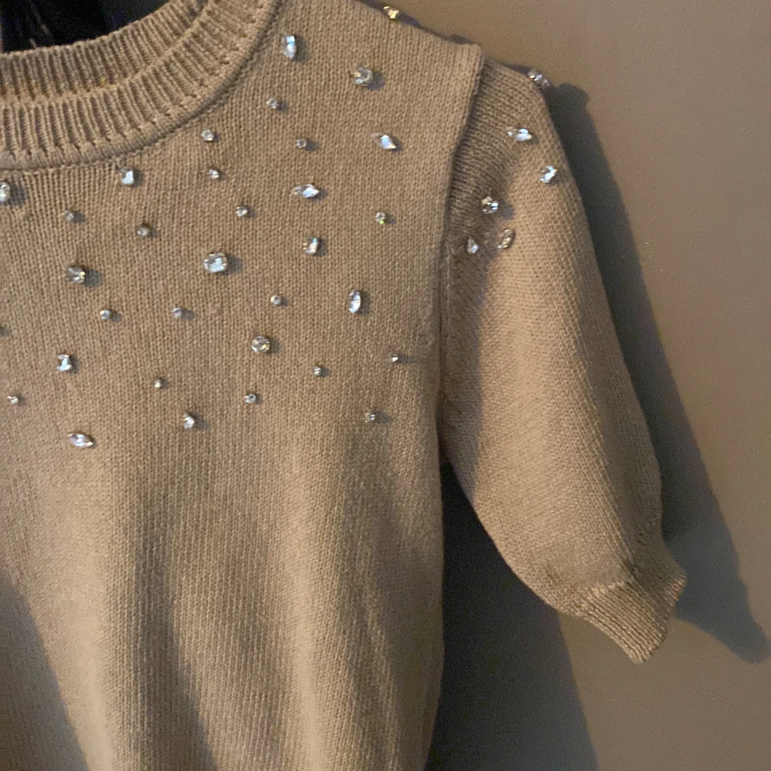 Beige stickad tröja från Zara - 90