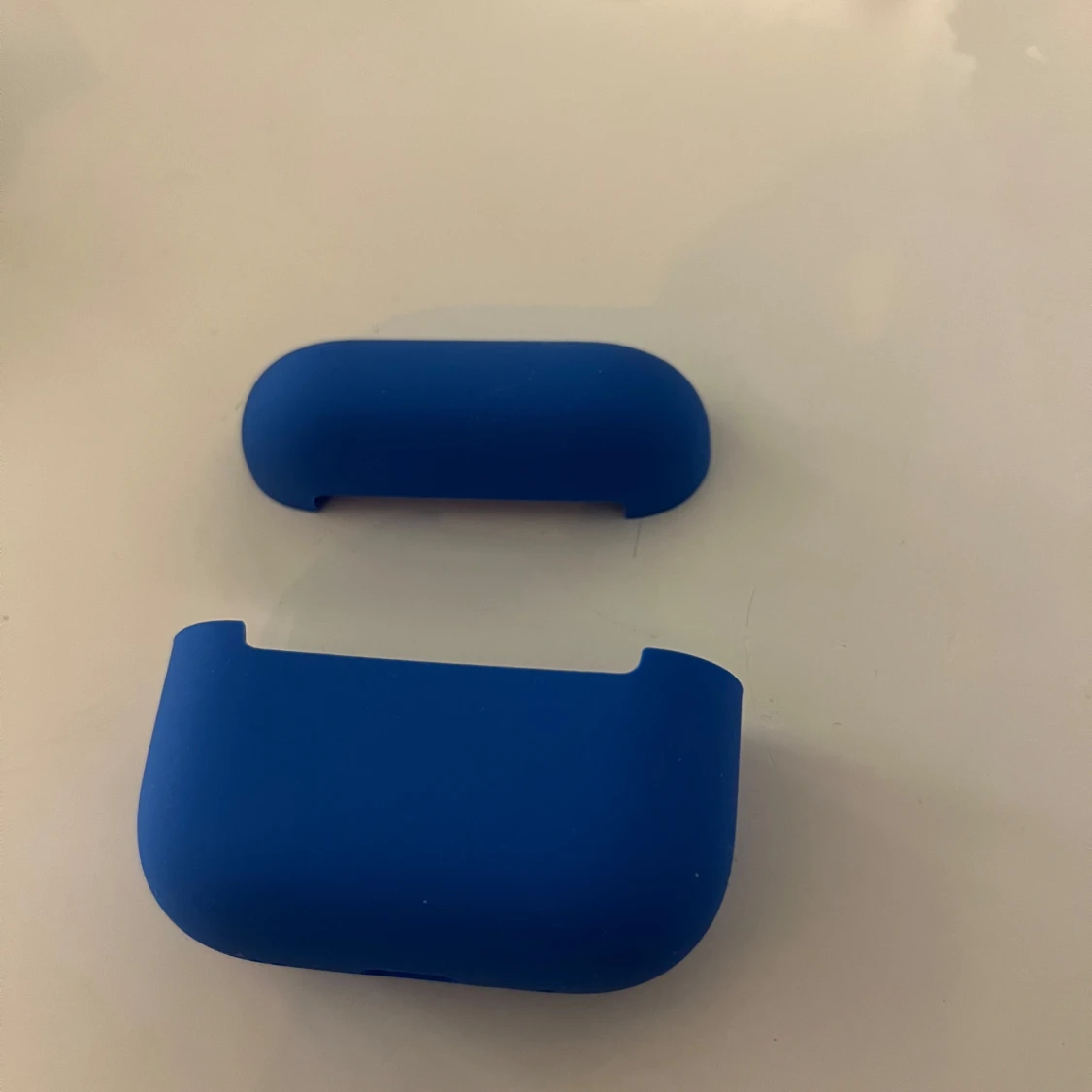 Blått silikonfodral för AirPods Pro 2/Pro från Holdit - 93