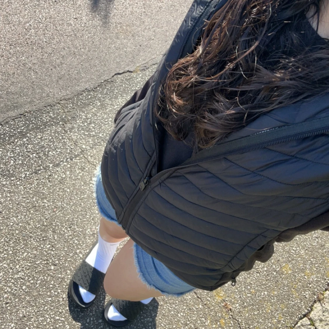 Svart pufferjacka med huva - 90