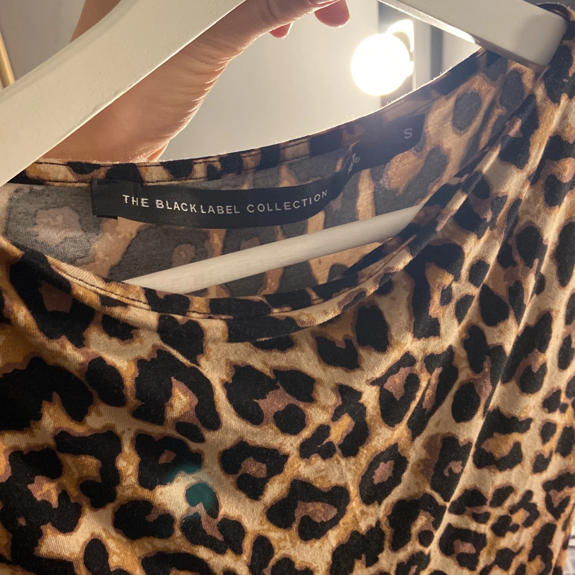 Leopardmönstrad topp från The Black Label Collection - 90