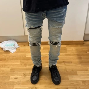 Amiri och Purple brand jeans - Båda för 1950 kr, storlek 29 på båda