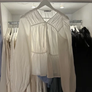 Nakd blus  - storlek 40