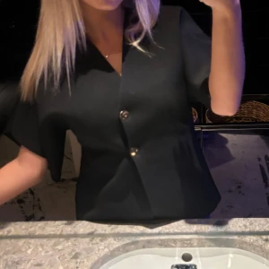 Populär tröja från Zara - Nyskick använd fåtal gånger