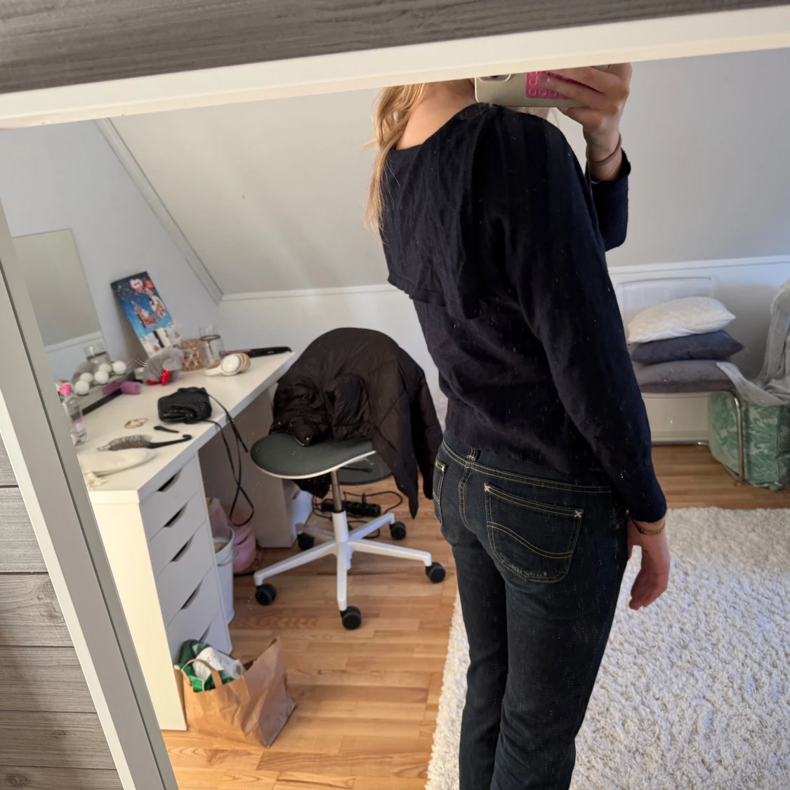 Svart croppad hoodie - 92