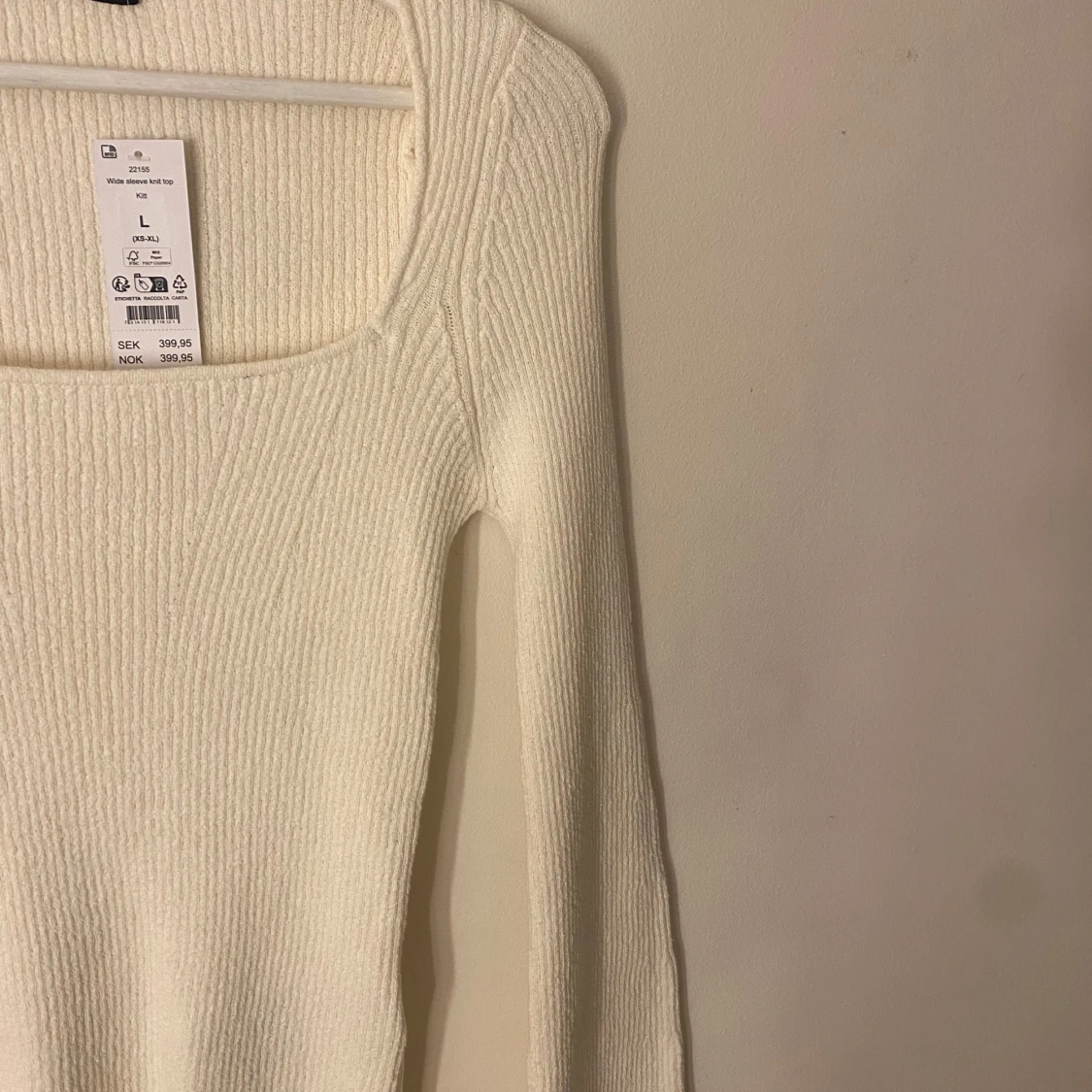 Vit/beige ribbad tröja från Gina Tricot - 93