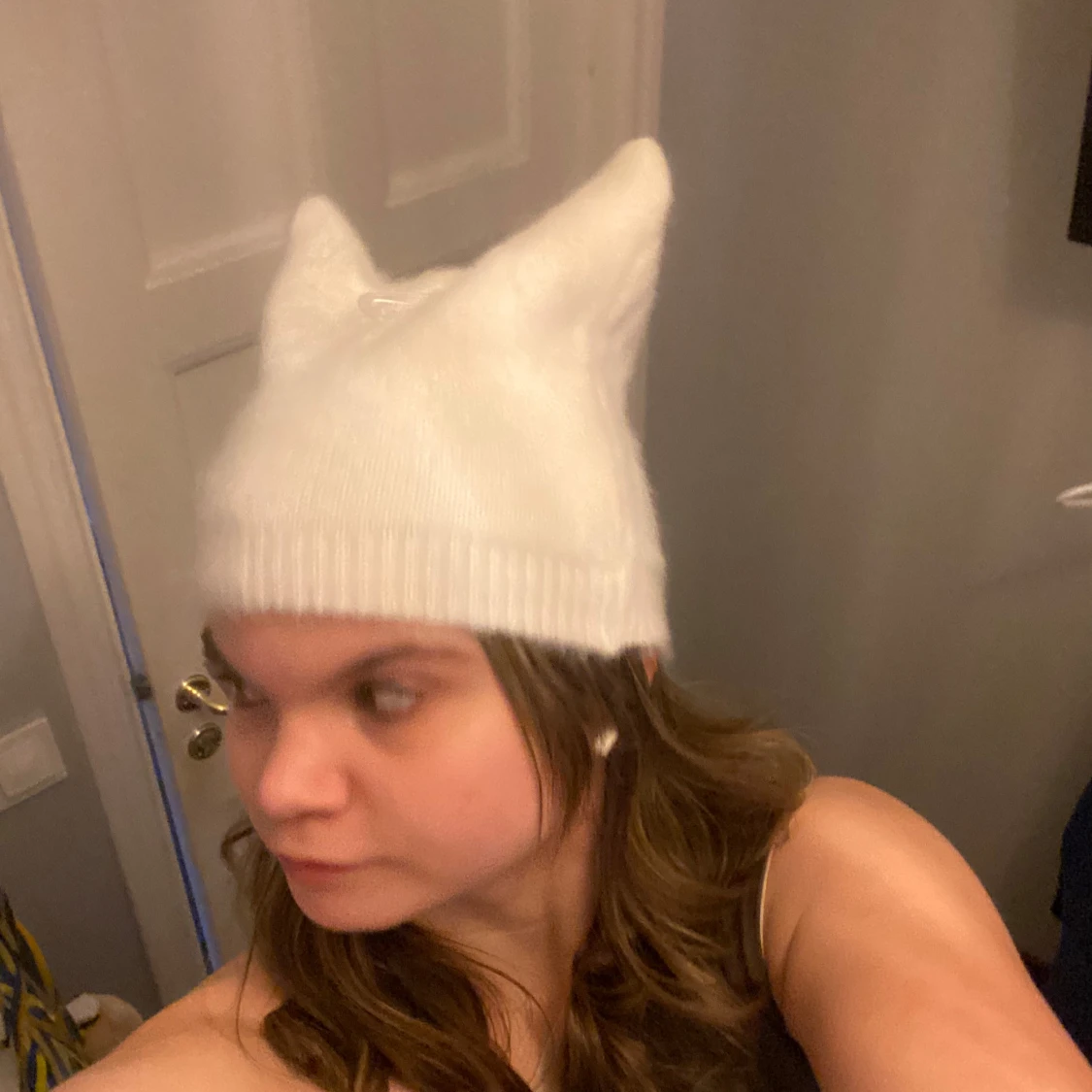 Vit stickad mössa  - 91