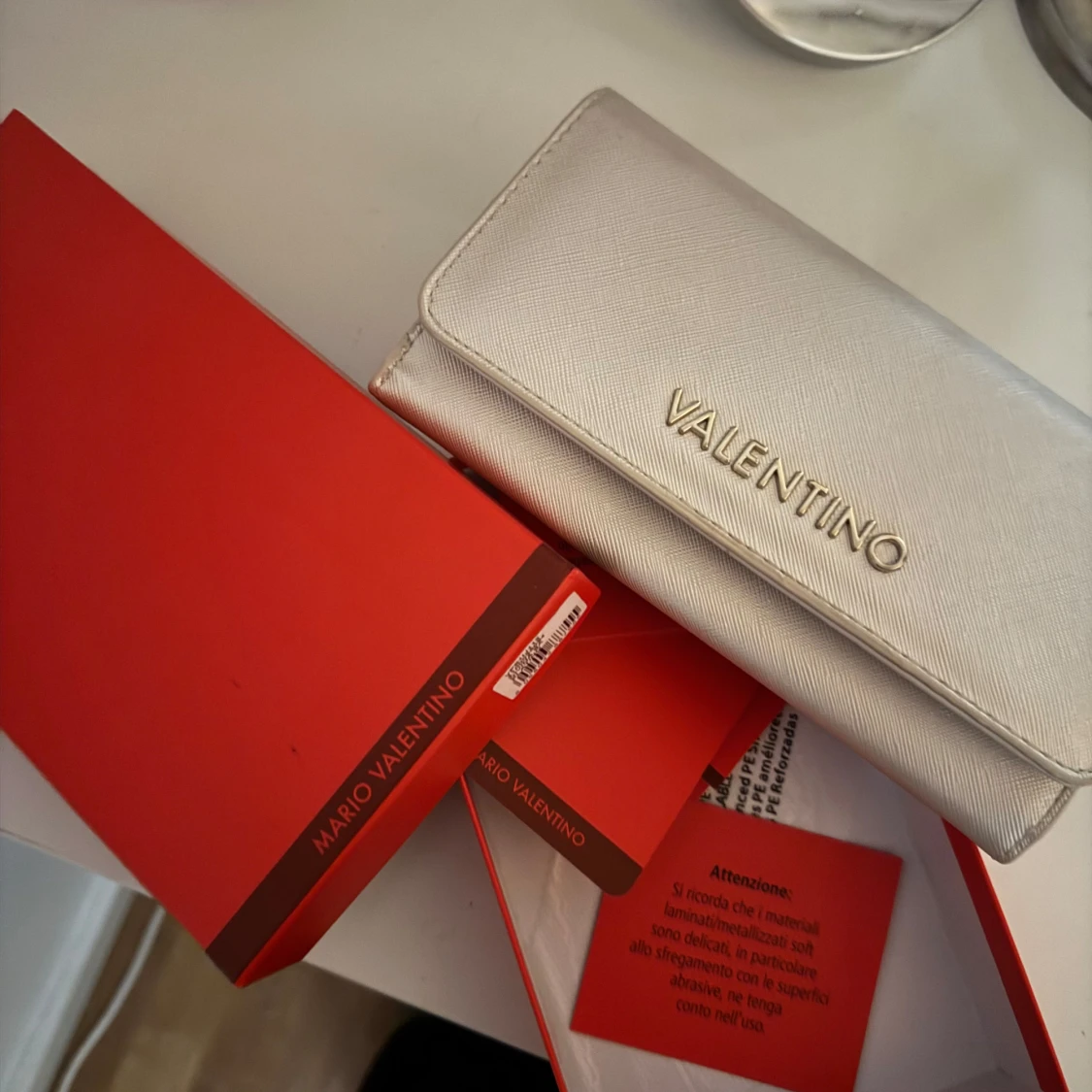Campanjefärgad väska från Valentino - 92