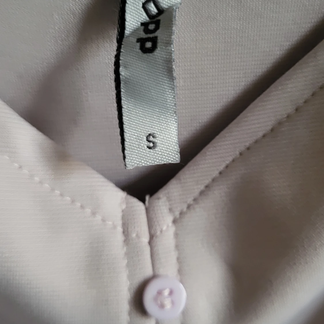 Ljuslila korsettopp med knappar - 91