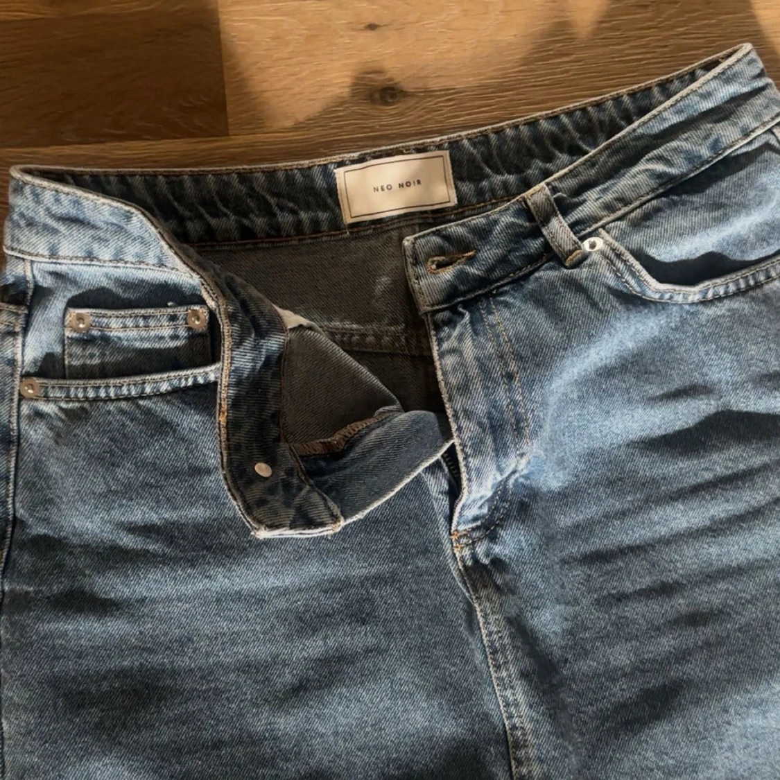 Blå jeanskjol med slits - 1