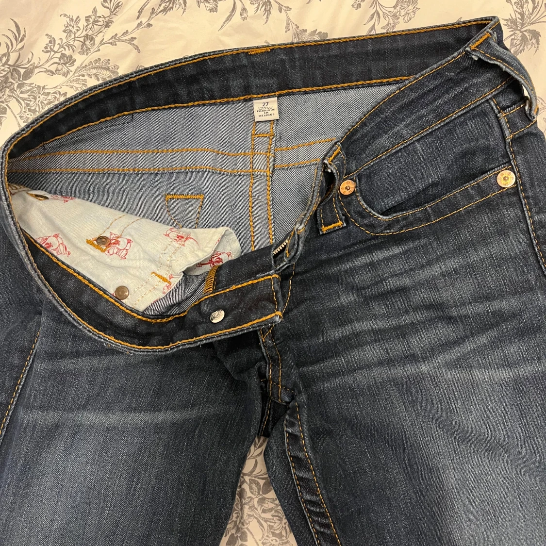 Lågmidjade jeans från True Religion - 2