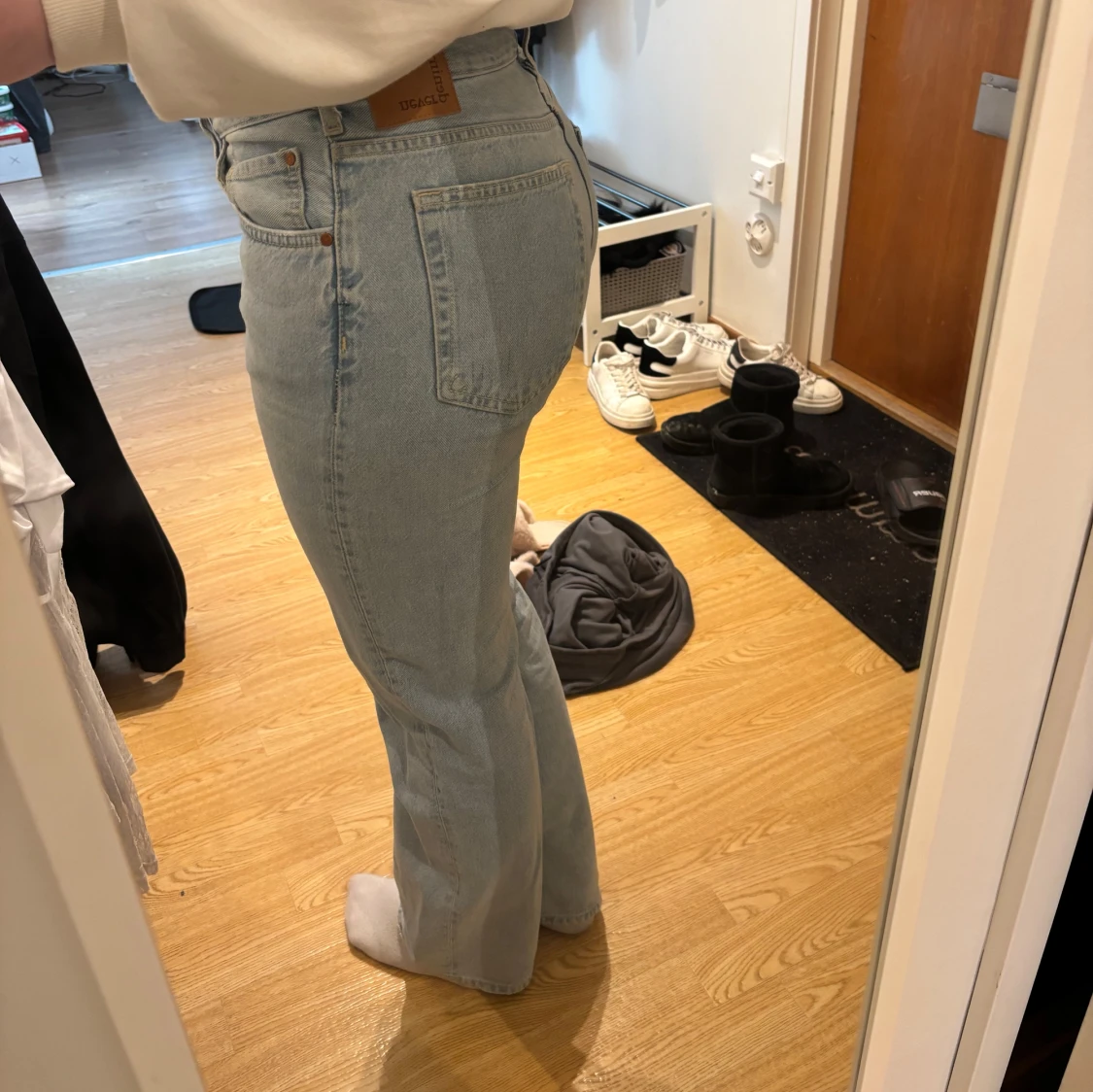 Ljusblå jeans med låg midja - 1