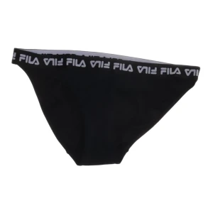 Fila svart bikiniunderdel strl M - Snygg svart bikiniunderdel från Fila med logotyp längs midjebandet. Tillverkad i mjukt och stretchigt material för en bekväm passform. Perfekt för en dag på stranden eller vid poolen.