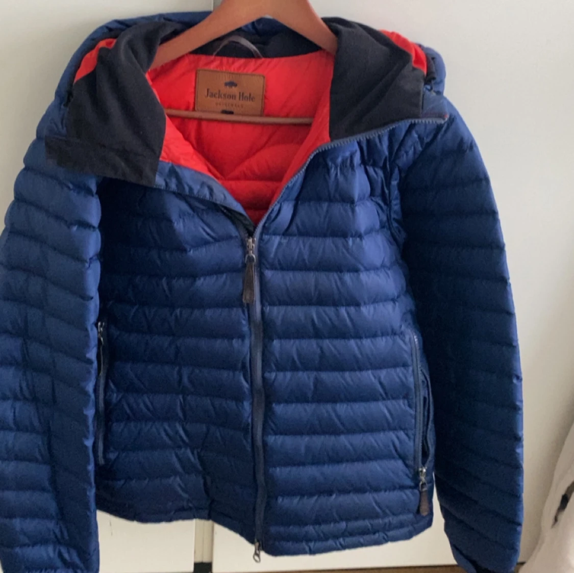 Blå pufferjacka från Jackson Hole - 1