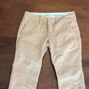 Vintage coquette y2k low waist byxor  - Verkligen mina favorit byxor som jag knappt hunnit använda. Nu är dom för små för mig. Måste tyvärr hitta nytt hem till dom ❤️ midjemått: 37cm, innerbenslängd: 79cm. 