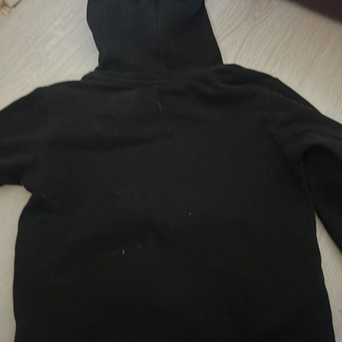 Svart hoodie från WESC - 1