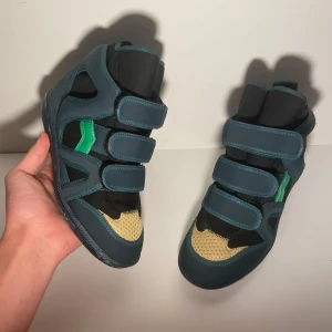 Isabel marant skor bekett - Riktigt fina Isabel marant bekett skor i nyskick. Skick 9/10. Äkthetsbevis finns. Nypris: 5900kr. Vårt pris: 1500✅ vid frågor bara skriv