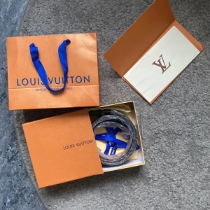 Louis Vuitton  - Ny skicka aldrig använd riktigt fet med kvitto och box 