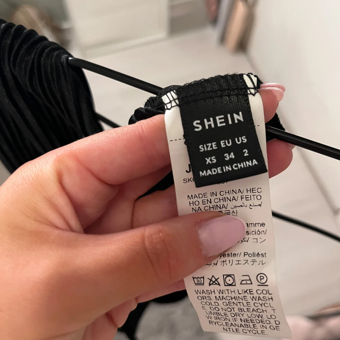 Svart topp från SHEIN  - 91