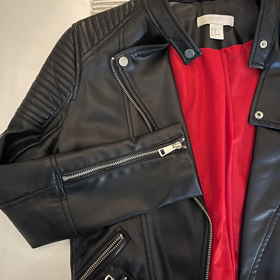 Svart skinnjacka  - 91