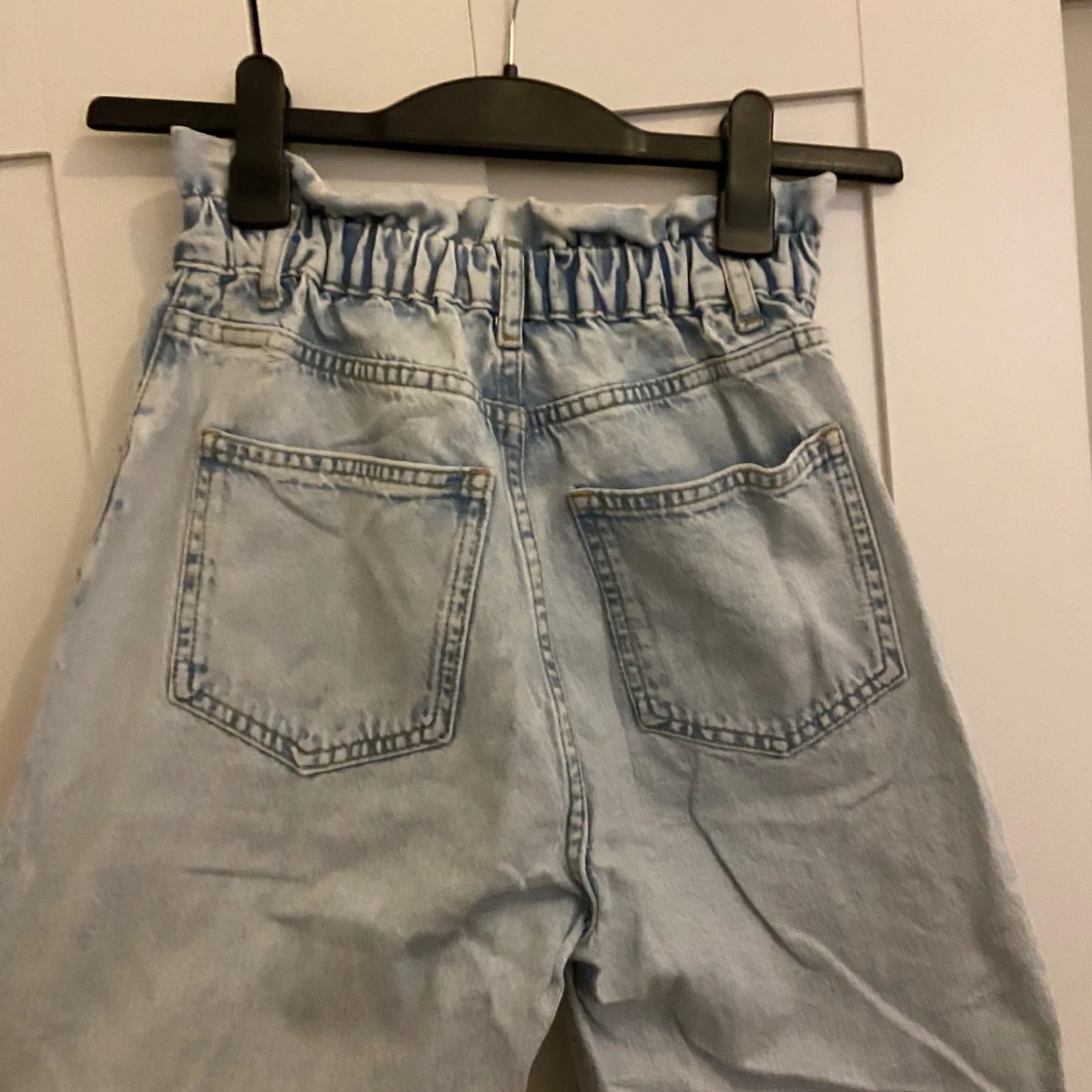 Ljusa jeans från Gina tricot  - 92