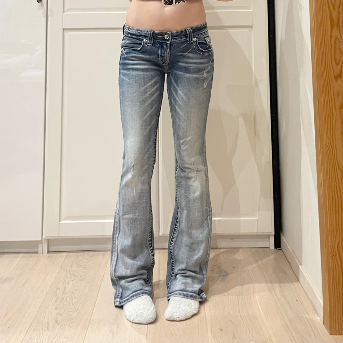 Lågmidjade bootcut jeans från Miss Me😍 - 90