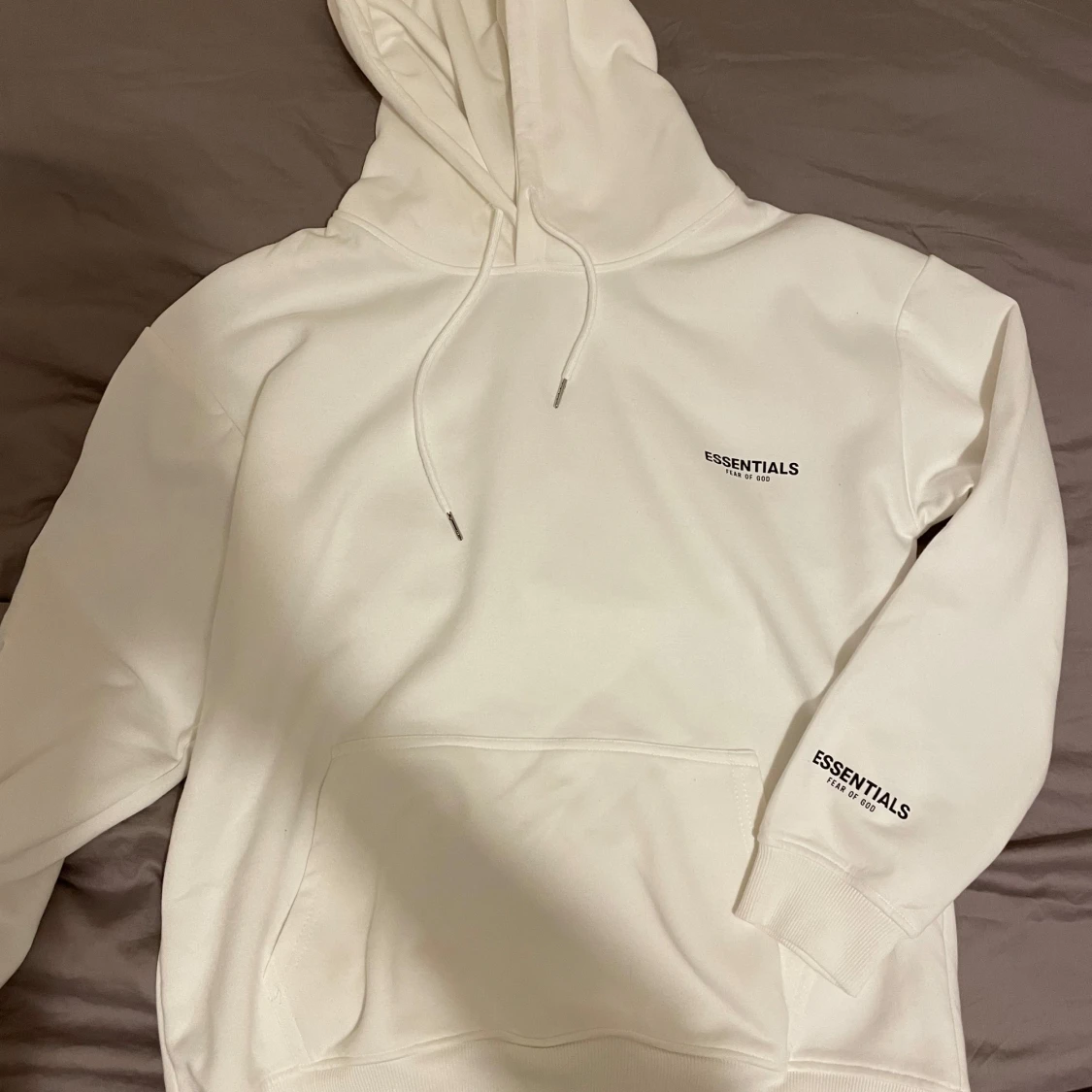 Vit hoodie från Essentials