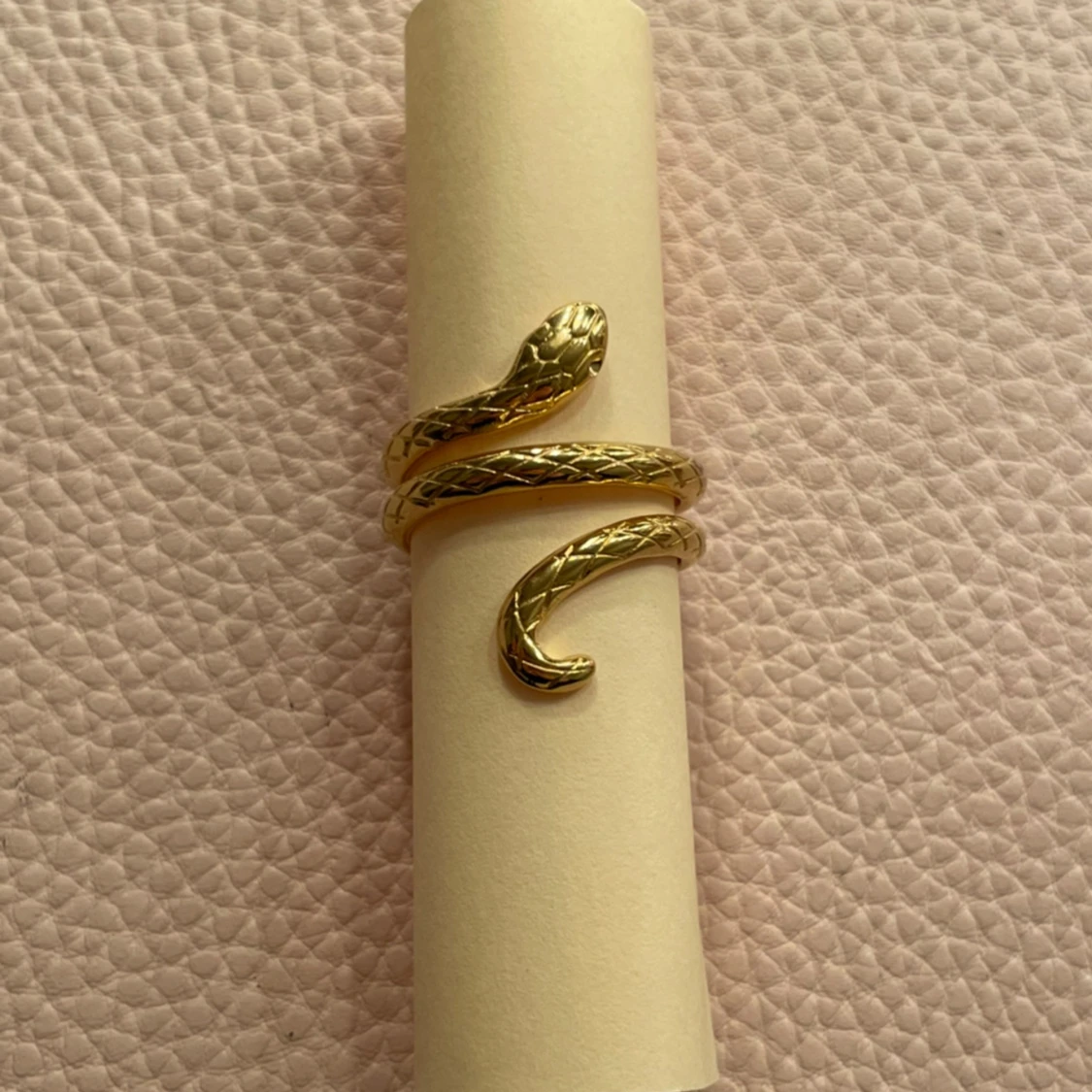 Guldfärgad ormring - 90