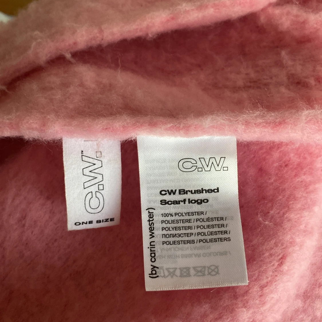 Rosa halsduk från Carin Wester - 90