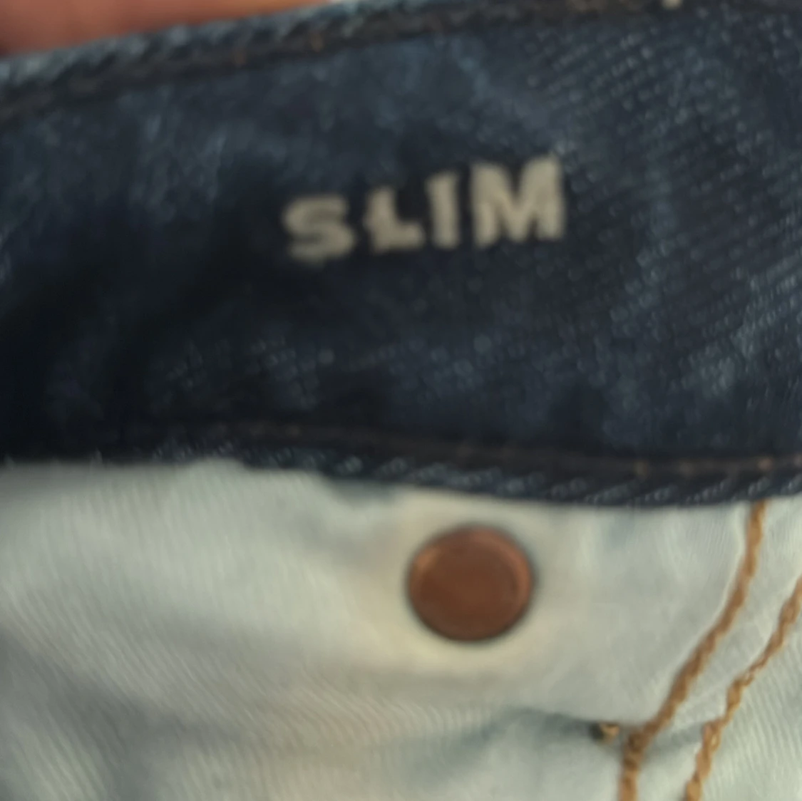 Mörkblå jeans från American Eagle - 93