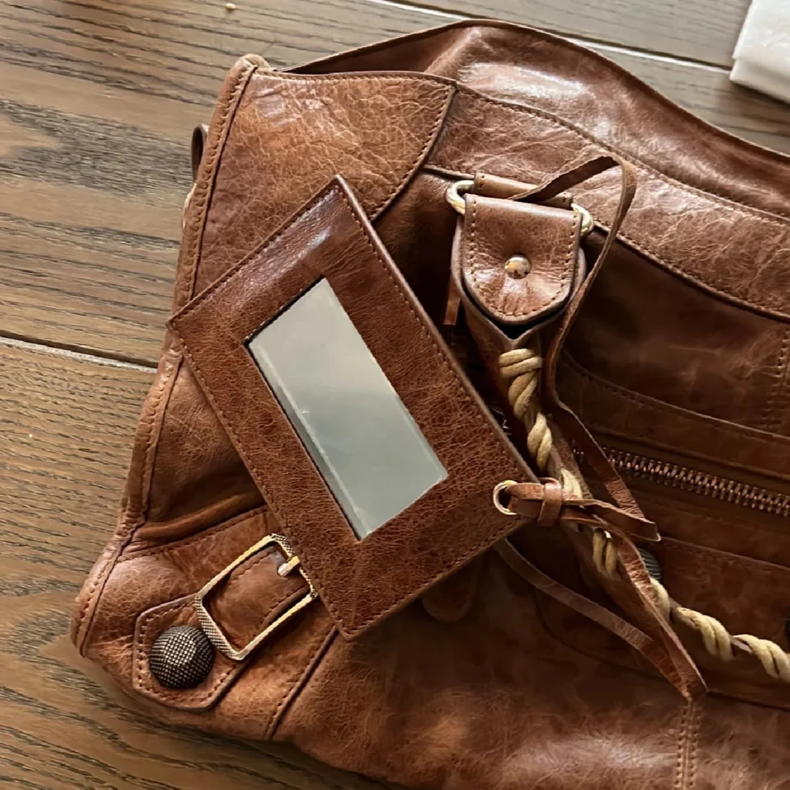 Brun skinnväska från Balenciaga - 92