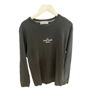 Stone Island longsleeve - skriv om du är intresserad!