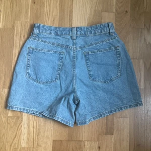 Jeans shorts nya - Helt nya