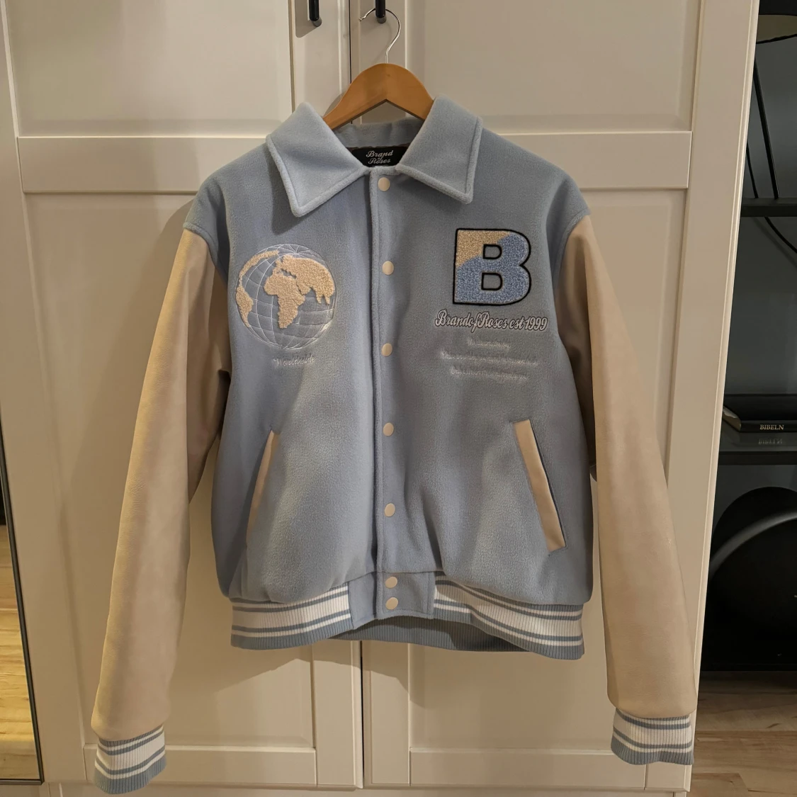 Brand of roses jacka