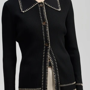 Malina Kofta - Malina Grace Stitch detail knitted top- inköpt från Malinas hemsida. Inköpt för 2400kr. Oanvänd med del av tagg kvar.  Stl M - Mer som S-M då den är åtsittande. Jättefin och skön kofta. 