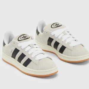 Campus 00s - Säljer nu mina campus 00s i bra skick. Storlek 40 men jag har vanligtvis 39. 💓skriv vid frågor!