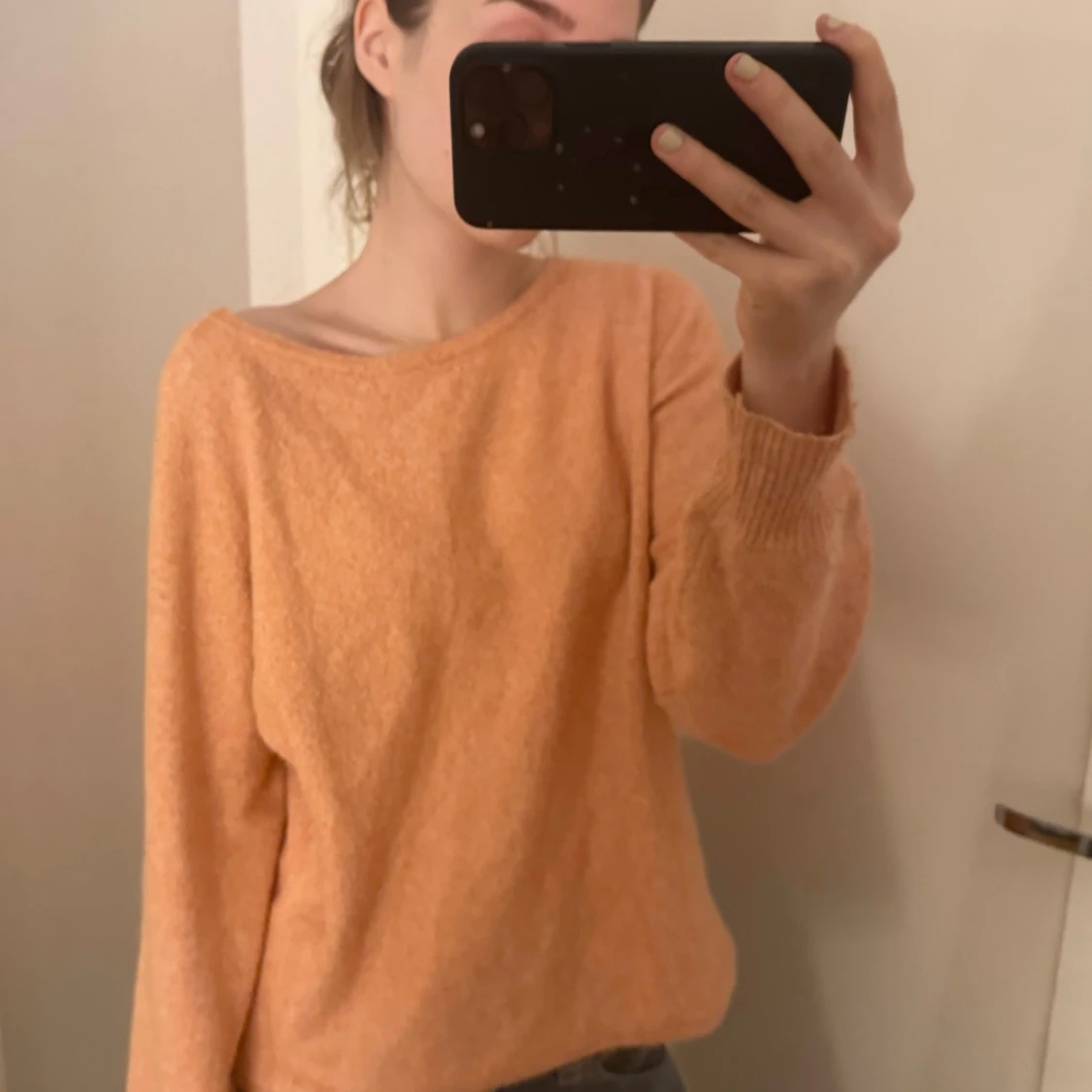 Orange stickad tröja đ§Ą