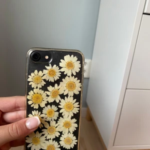 Jätte gulligt mobilskal  - Super fint blommigt mobilskal-100kr