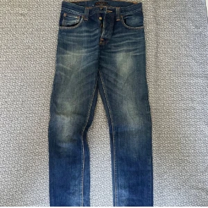 Nudie jeans  - Riktigt bra skick inget slitage, skriv för fler bilder eller info.