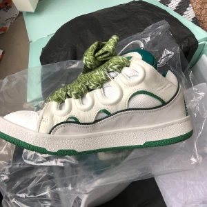 Lanvin sneakers - Helt nya med kartong. Lanvin sneakers, storlek 42 passar 40-41.  Exklusiva sneakers